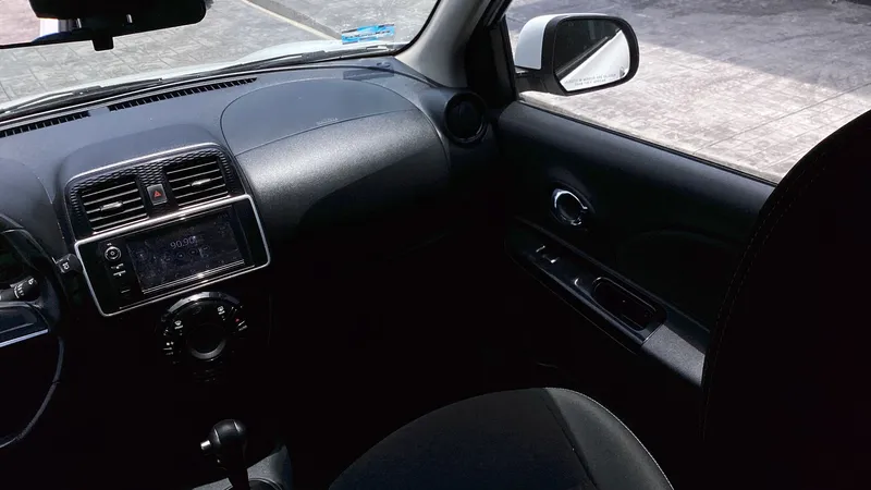 Nissan March 2023