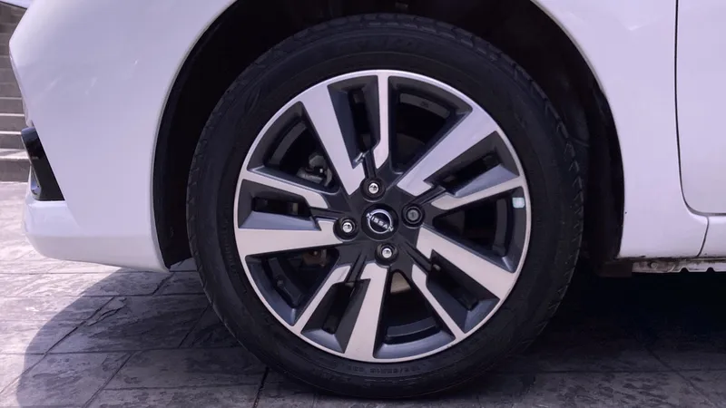Nissan March 2023
