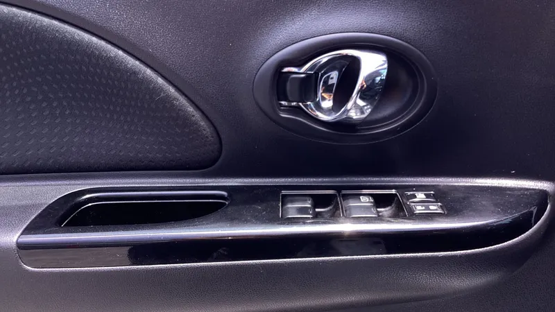Nissan March 2023