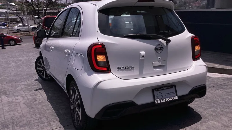 Nissan March 2023