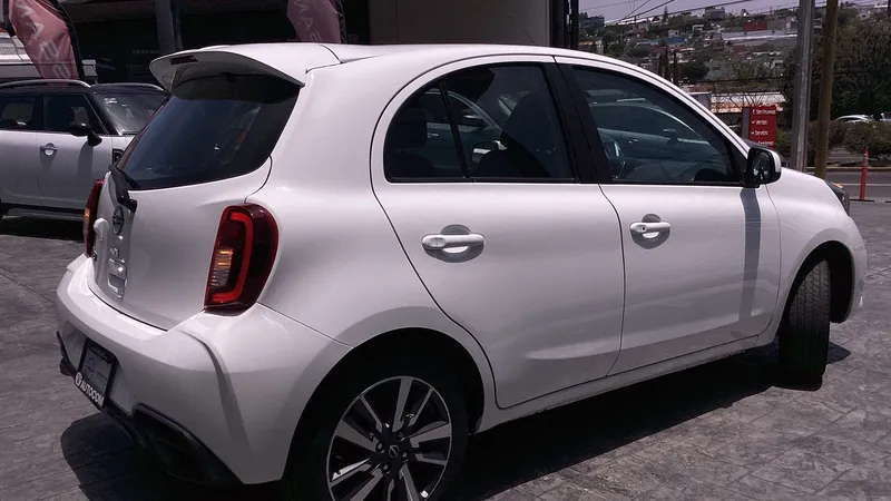 Nissan March 2023