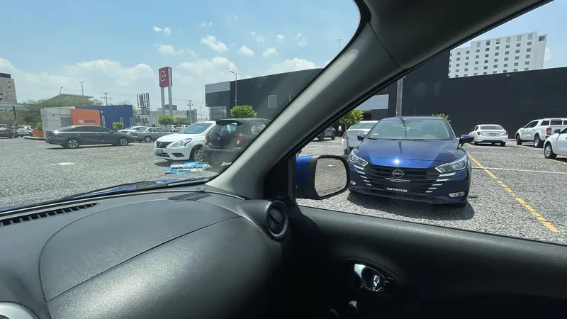 Nissan March 2017