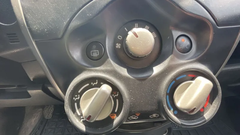 Nissan March 2017