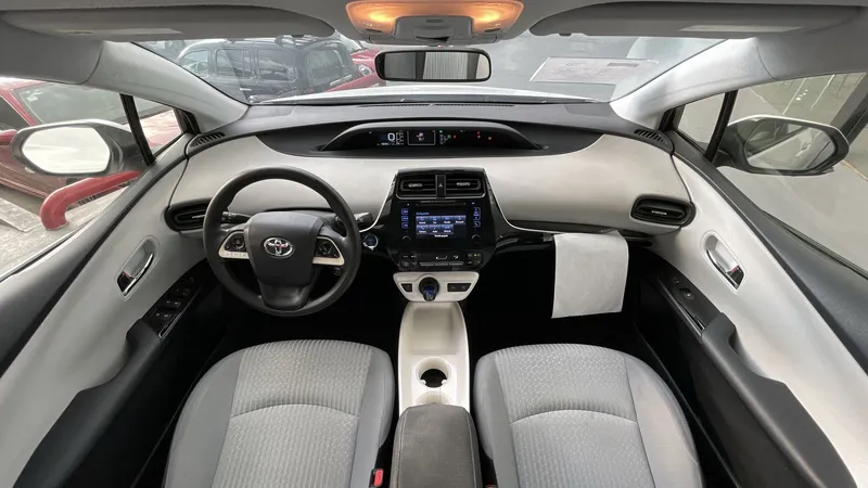 Toyota Prius 2017
