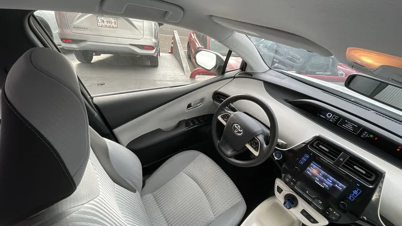 Toyota Prius 2017