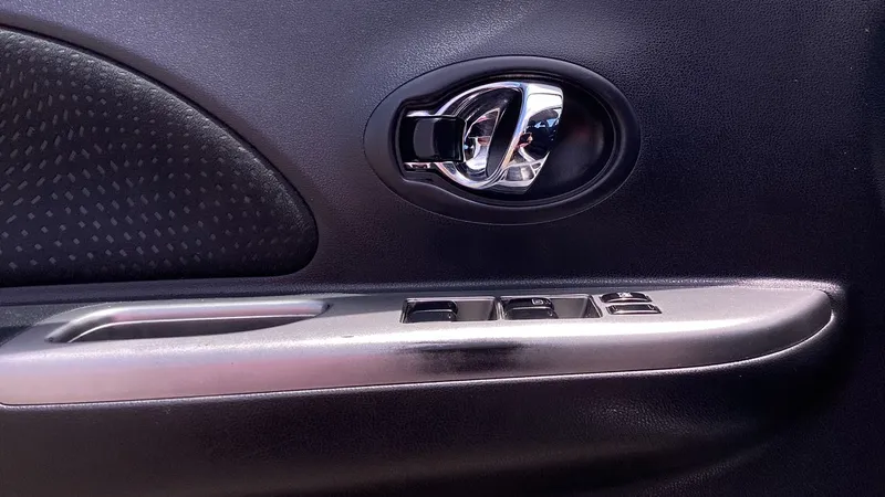 Nissan March 2020