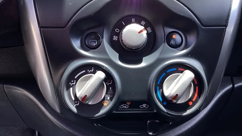 Nissan March 2020