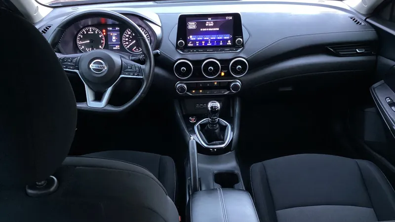Nissan Sentra 2023