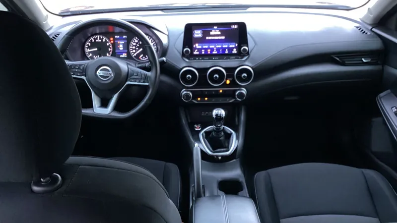 Nissan Sentra 2023