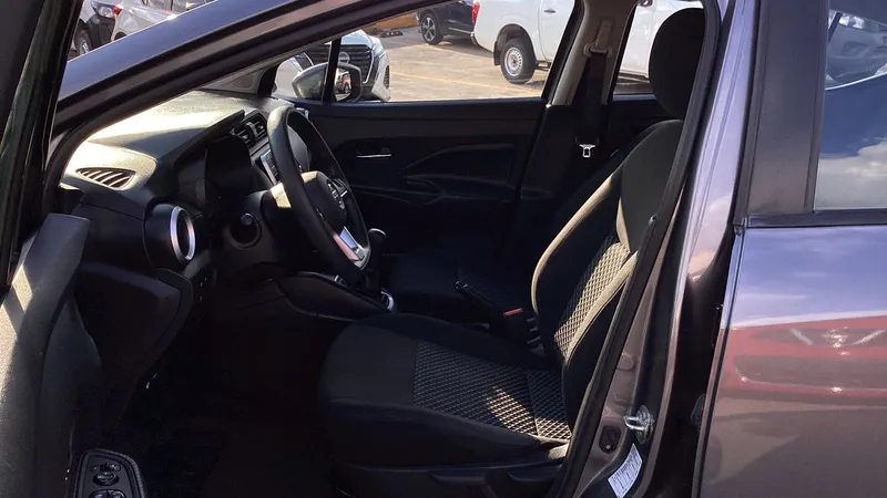 Nissan Versa 2021