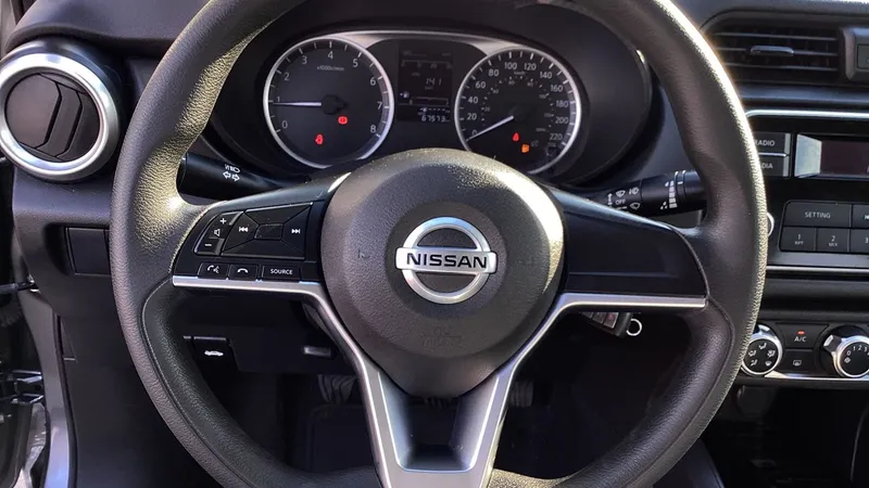 Nissan Versa 2021