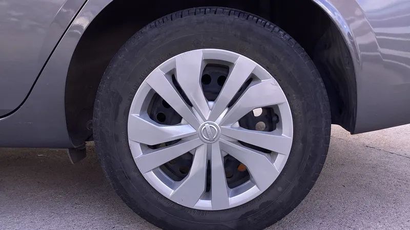 Nissan Versa 2021