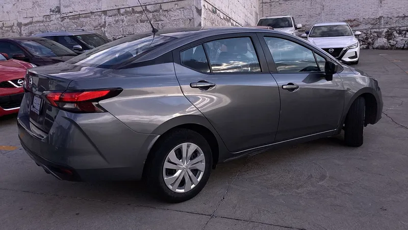 Nissan Versa 2021