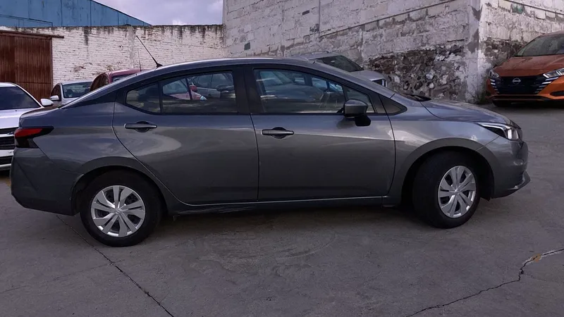Nissan Versa 2021