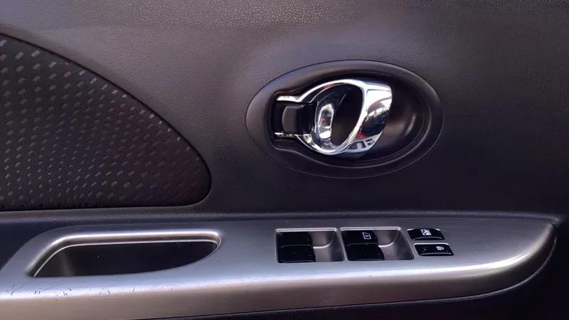 Nissan March 2018