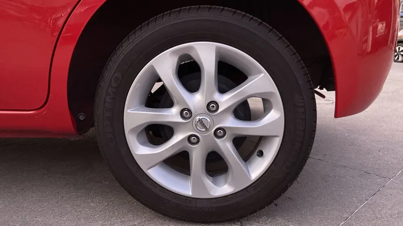 Nissan March 2018