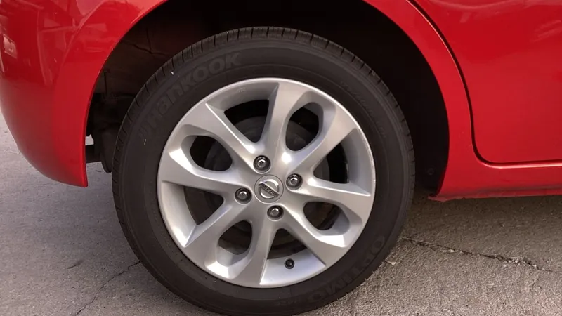 Nissan March 2018