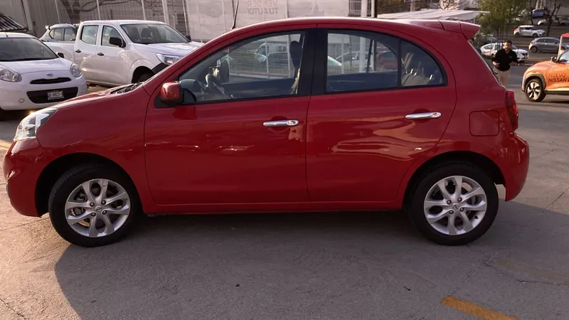 Nissan March 2018