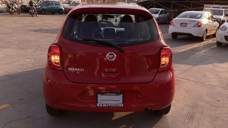 Nissan March 2018