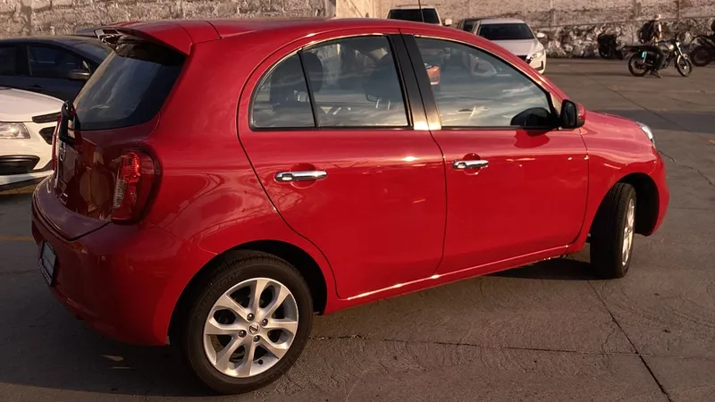 Nissan March 2018