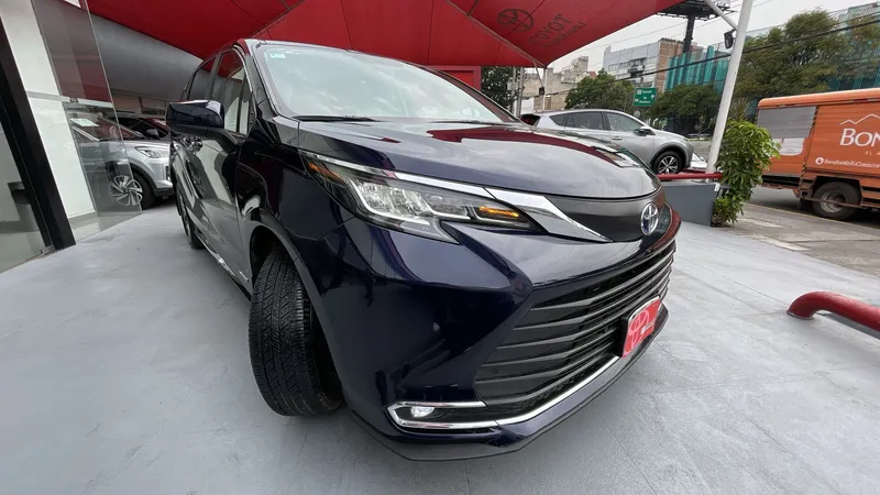 Toyota Sienna 2021