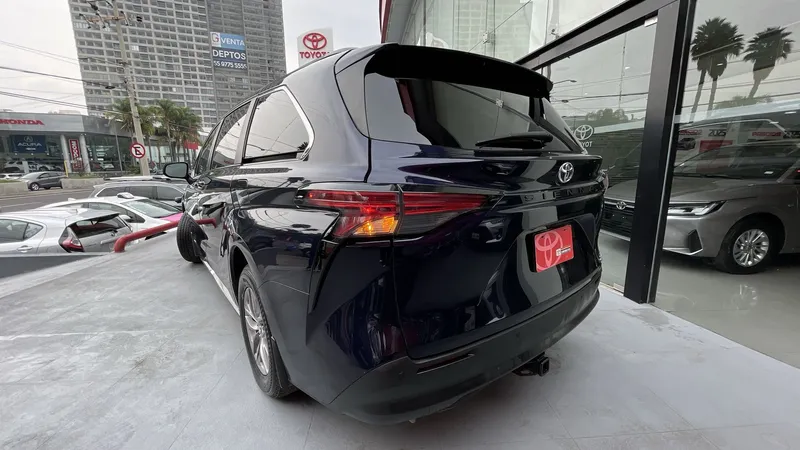 Toyota Sienna 2021