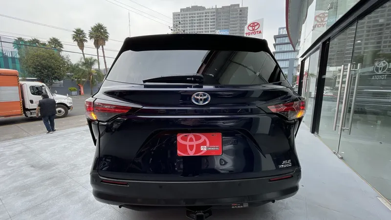Toyota Sienna 2021