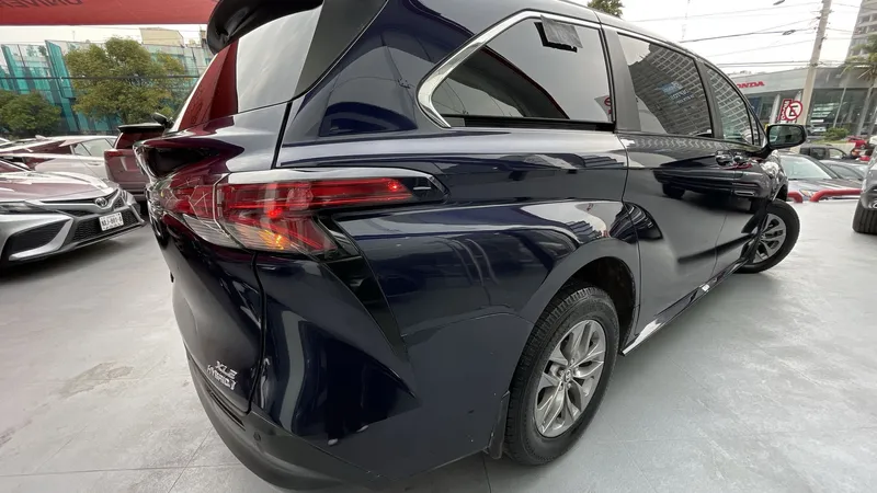Toyota Sienna 2021