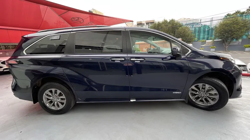Toyota Sienna 2021