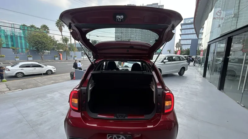 Nissan March 2021