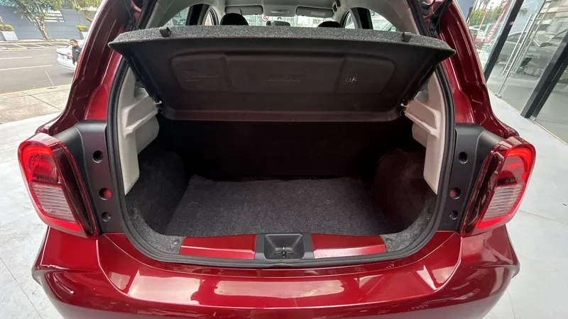 Nissan March 2021