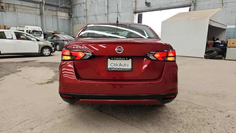 Nissan Versa 2021