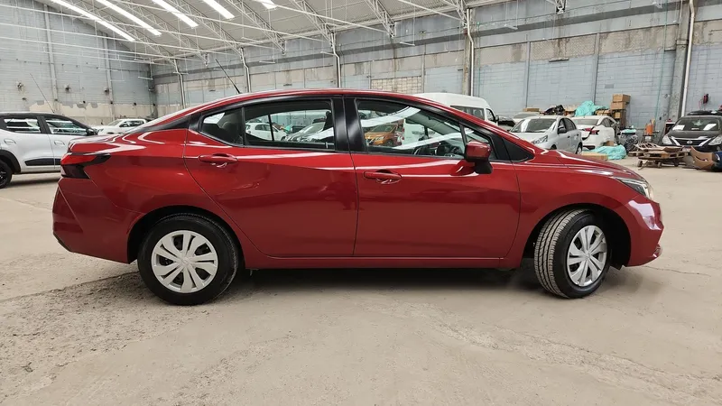 Nissan Versa 2021