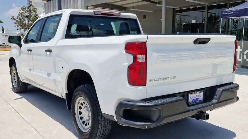 Chevrolet Silverado Doble Cabina 4x2 2021
