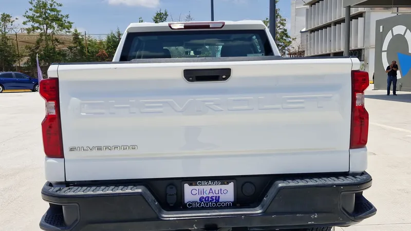 Chevrolet Silverado Doble Cabina 4x2 2021