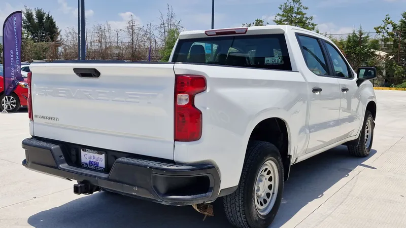 Chevrolet Silverado Doble Cabina 4x2 2021