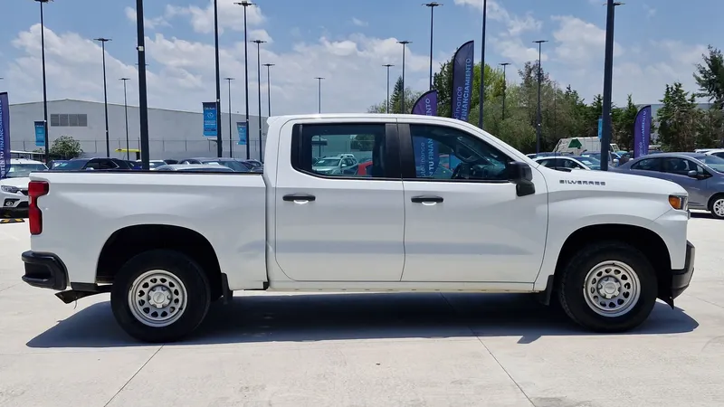 Chevrolet Silverado Doble Cabina 4x2 2021