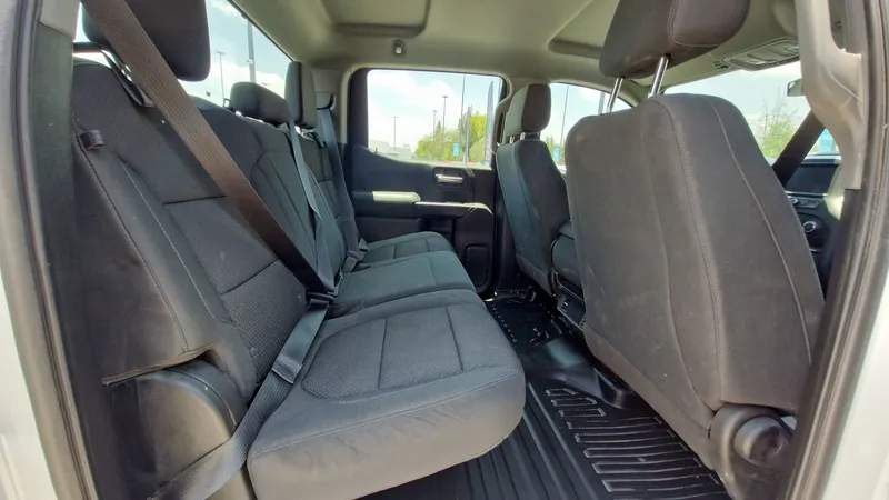 Chevrolet Silverado Doble Cabina 4x2 2021