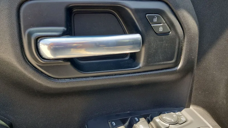 Chevrolet Silverado Doble Cabina 4x2 2021