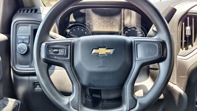 Chevrolet Silverado Doble Cabina 4x2 2021