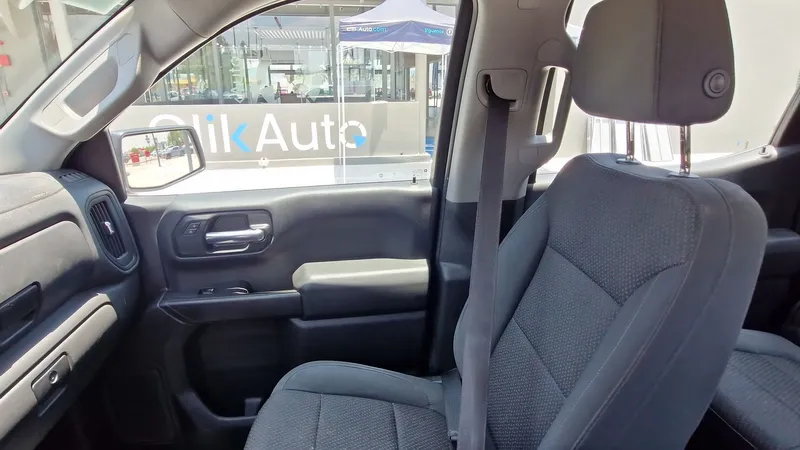 Chevrolet Silverado Doble Cabina 4x2 2021