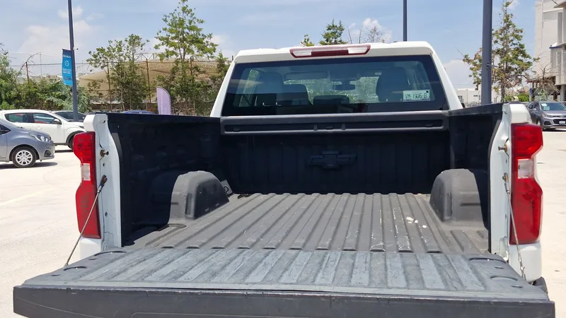 Chevrolet Silverado Doble Cabina 4x2 2021