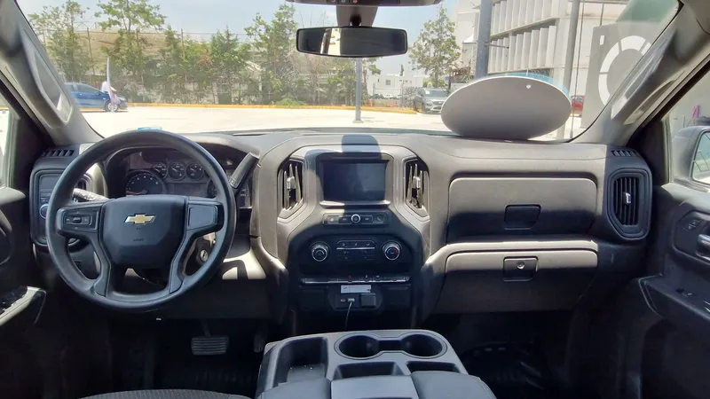 Chevrolet Silverado Doble Cabina 4x2 2021