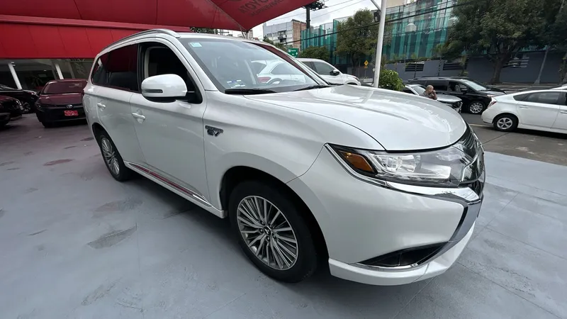 Mitsubishi Outlander 2020