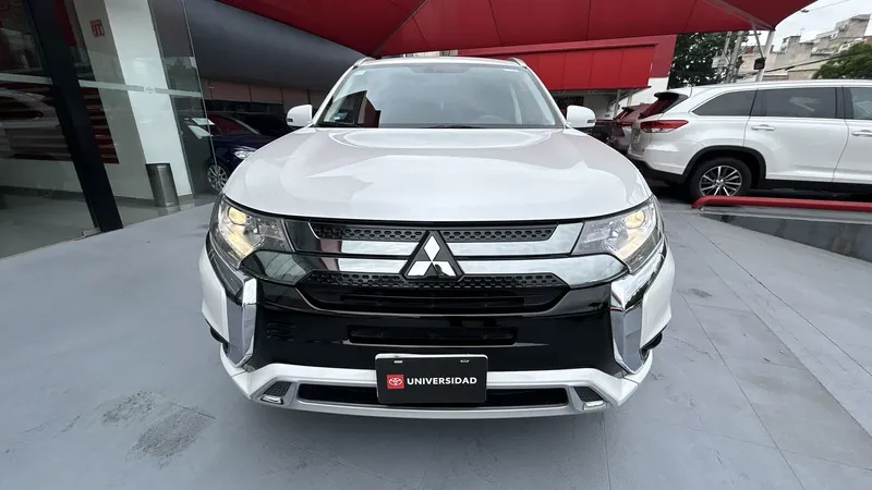 Mitsubishi Outlander 2020