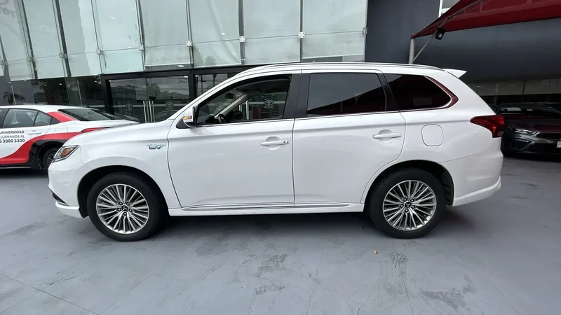 Mitsubishi Outlander 2020