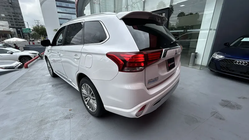 Mitsubishi Outlander 2020