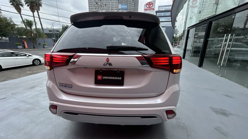 Mitsubishi Outlander 2020