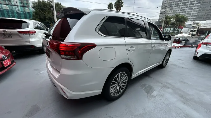 Mitsubishi Outlander 2020