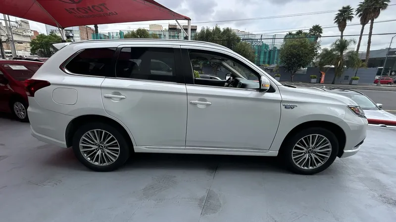 Mitsubishi Outlander 2020